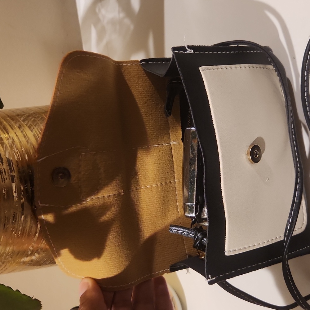 Mini Crossbody Faux Leather Purse - Picture 5 of 5